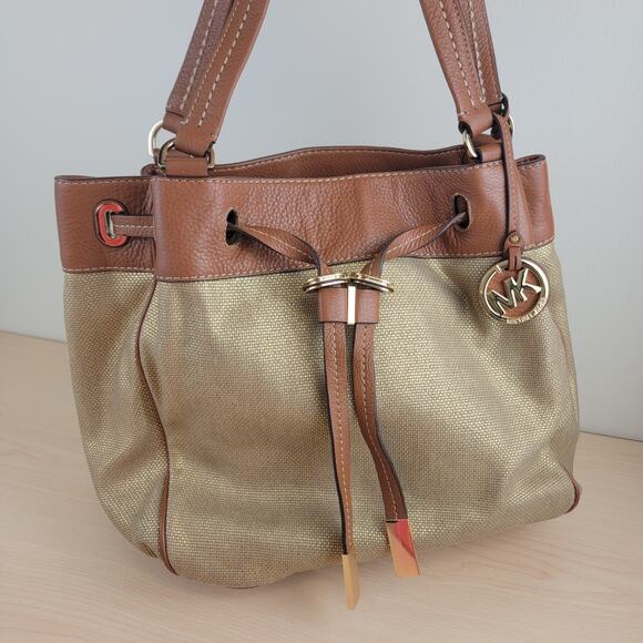 Michael Kors Bucket Bag - Picture 2 of 10